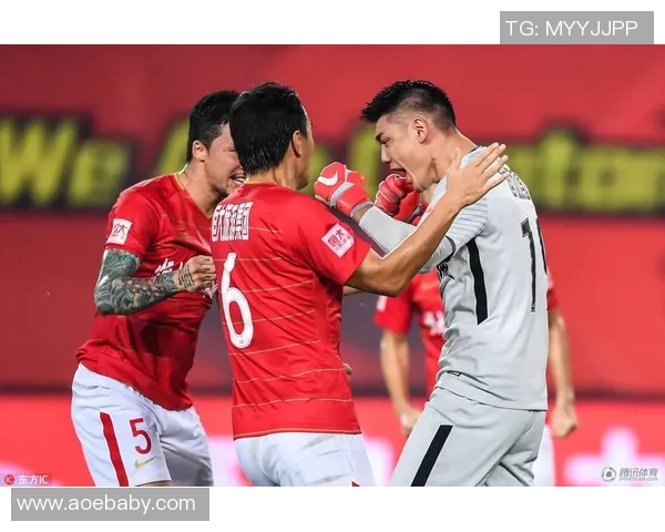 恒大与国安激战正酣中超焦点之战引发球迷热议与期待